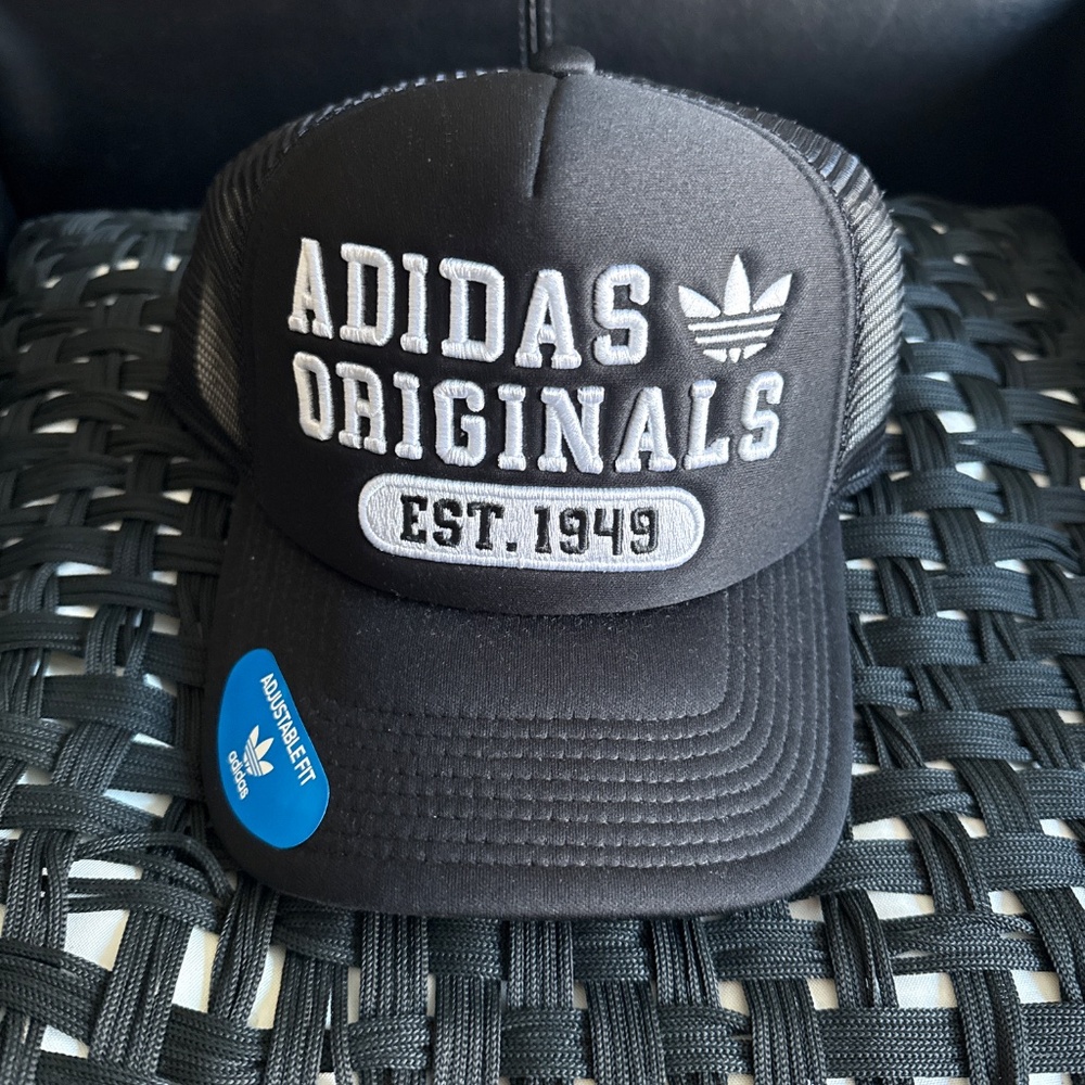 Adidas Original Trucker Hat - Picture 2 of 5